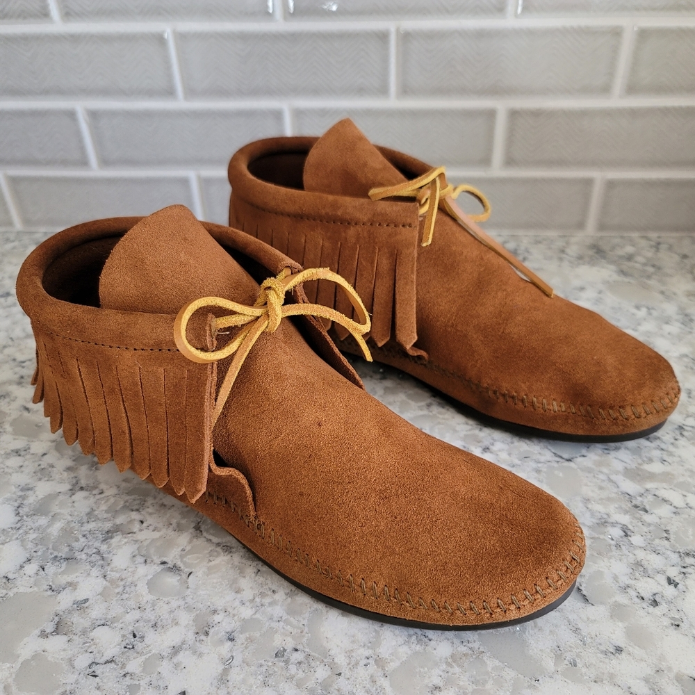 Women's Minnetonka Moccasin Classic Fringe Suede Lace Up Boots Sz: 8
